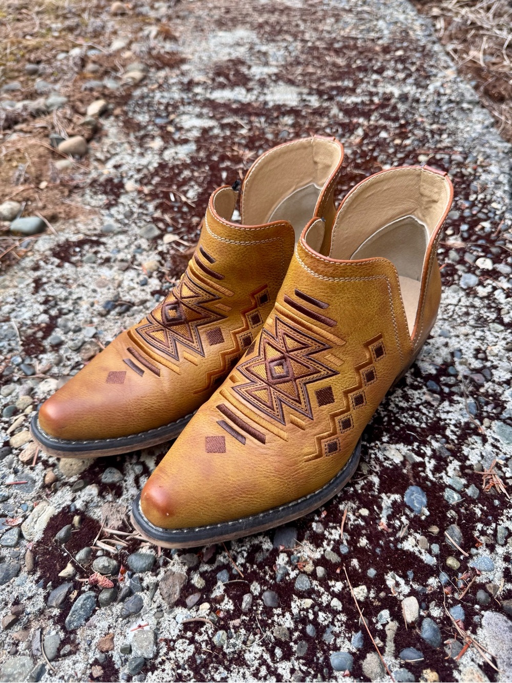 Women’s Roper Short Ankle Boots 8.5